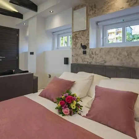 Royal Apartment *